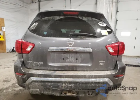 2017 Nissan Pathfinder S z USA, uszkodzony, nr VIN 5N1DR2MM0HC664207